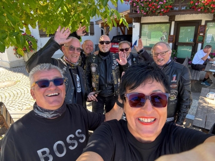 a5edac84-f5c2-49fa-a5af-66c24852e205