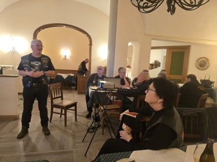 74f2d157-16d6-4241-a06c-27a704f873b0